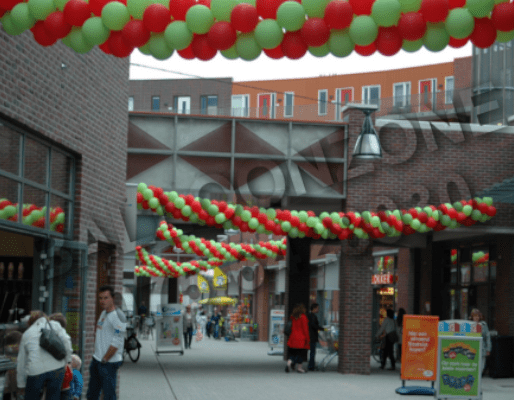 Ballonslingers opening winkelcentrum Assendelft
