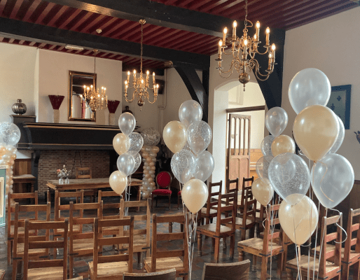 heliumballonnen peach en wit bruiloft slot assumburg Heemskerk