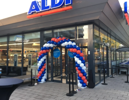 Ballonboog Opening Aldi Supermarkt filiaal
