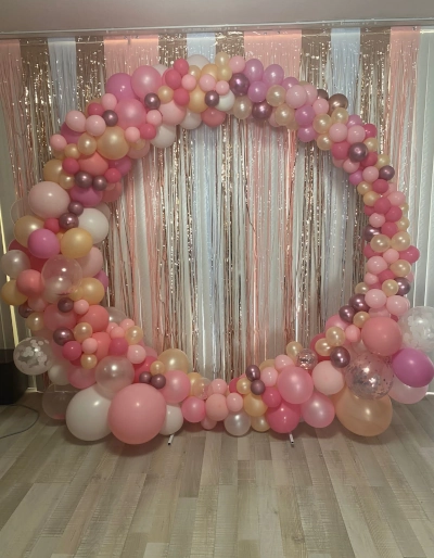 Ballonboog ring organisch roze in Zaandam