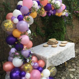Organische halve ballonboog voor een bruiloft